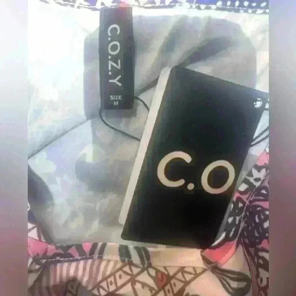 C.O.Z.Y Boho patchwork blouse NWT Size M. 💖 - Picture 2 of 5